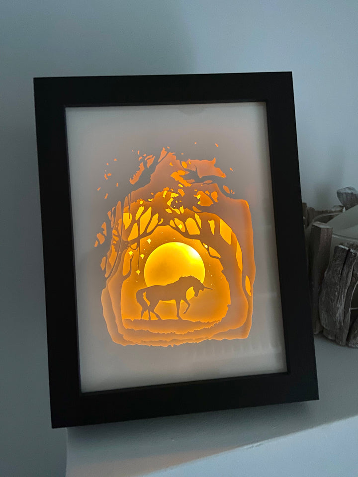 VEILLEUSES - LAMPE DE CHEVET - CADRE LUMINEUX - "LICORNE ÉTOILÉE"